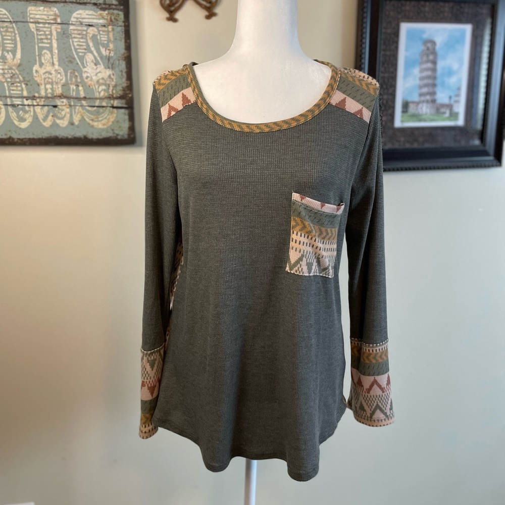 Lovely & Melody long sleeve top - Size Medium